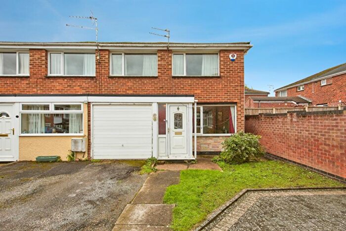 3 Bedroom Semi-Detached House For Sale In Hathern Close, Sunnyhill, Derby, DE23