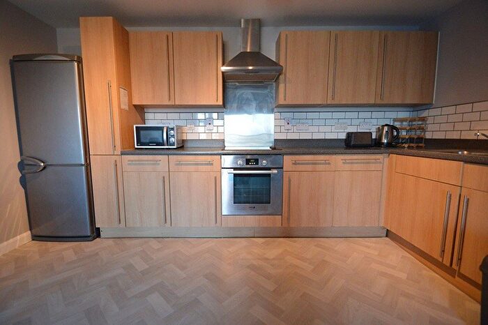 2 Bedroom Flat To Rent In Foundry Court, Mill Street, Slough, Berkshire, SL2