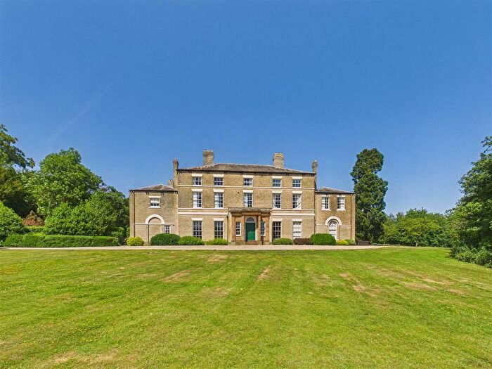 2 Bedroom Flat For Sale In Raywell House, Raywell, HU16