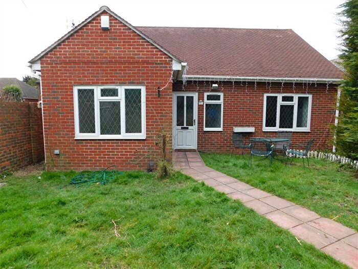 4 Bedroom Bungalow To Rent In Barn End Lane, Wilmington, Dartford, DA2
