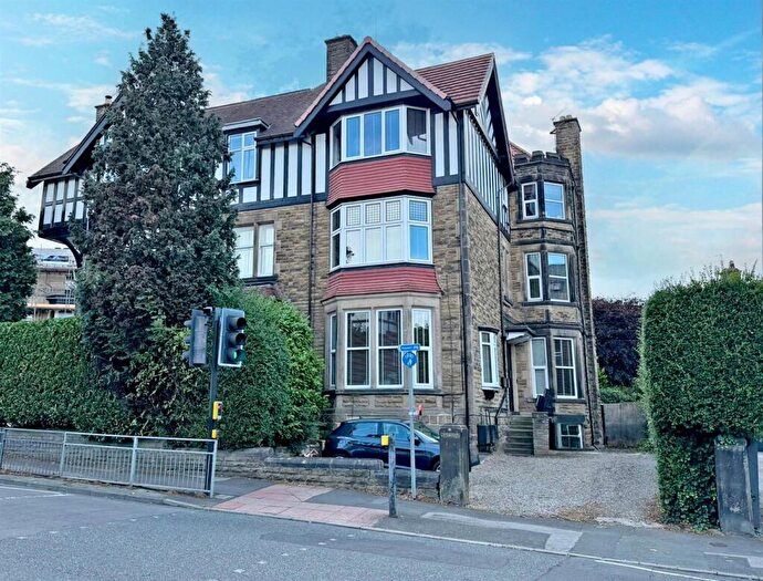 2 Bedroom Flat To Rent In Leeds Road, Harrogate, HG2
