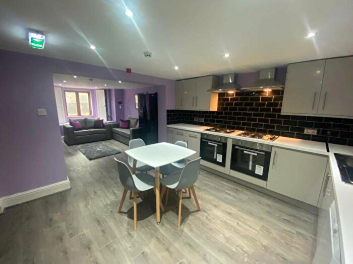 6 Bedroom House To Rent In Peel Mount, Salford, M6