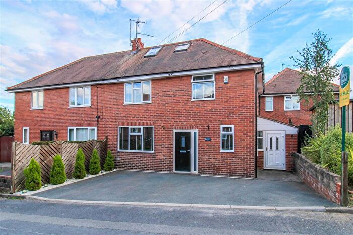 3 Bedroom Semi-Detached House For Sale In Brigshaw Drive, Allerton Bywater, Castleford, WF10