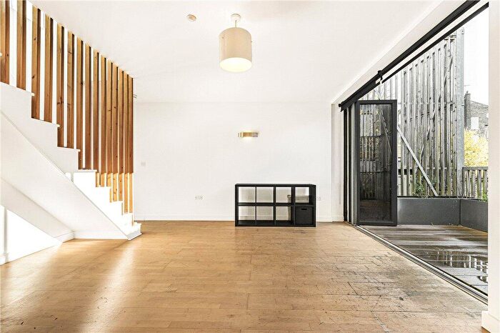 4 Bedroom Terraced House To Rent In Gillett Place, London, N16