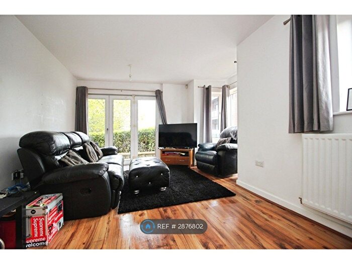 2 Bedroom Flat To Rent In Hunslet, Leeds, LS10
