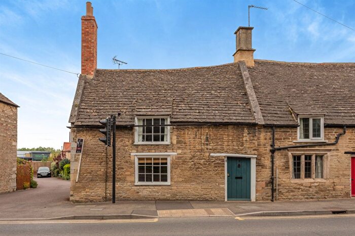 3 Bedroom End Of Terrace House For Sale In North Street, Oundle, Peterborough, PE8