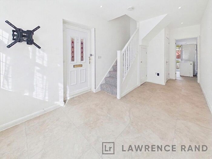 2 Bedroom End Of Terrace House To Rent In Chudleigh Way, Ruislip, HA4