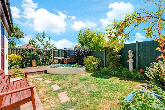 3 Bedroom Semi-Detached Bungalow For Sale In Harold Road, Dartford, Kent, DA2