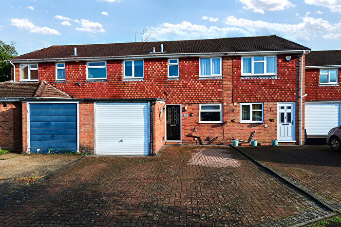 3 Bedroom Terraced House For Sale In Christchurch Drive, Blackwater, GU17