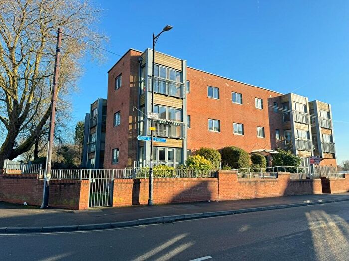 2 Bedroom Apartment For Sale In The Quadrangle, Albany Road, Manchester, M21