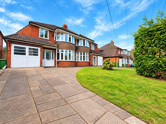 3 Bedroom Semi-Detached House To Rent In Lode Lane, Solihull, West Midlands, B92