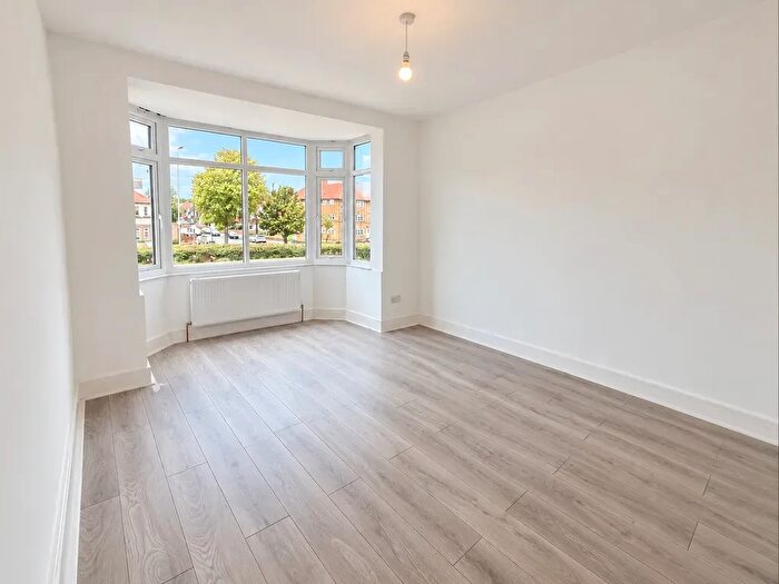 3 Bedroom Terraced House To Rent In Great Cambridge Road, Edmonton, N18