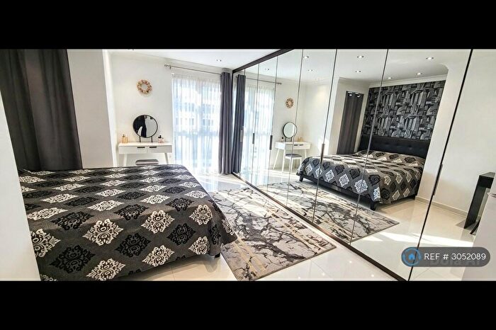 1 Bedroom Flat To Rent In Metro Apartments, Woking, GU21