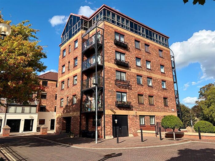 1 Bedroom Flat For Sale In Postern Close, Clementhorpe, YO23