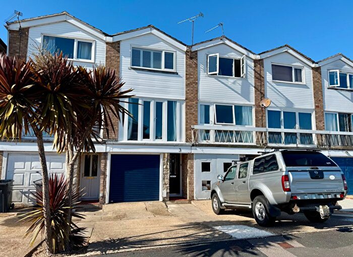 3 Bedroom Terraced House For Sale In Gale Moor Avenue, Gomer, PO12