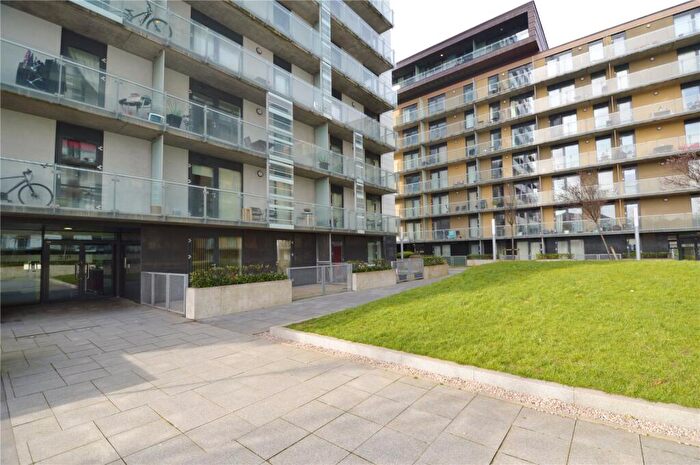 2 Bedroom Flat To Rent In Meadowside Quay Walk, Glasgow, G11