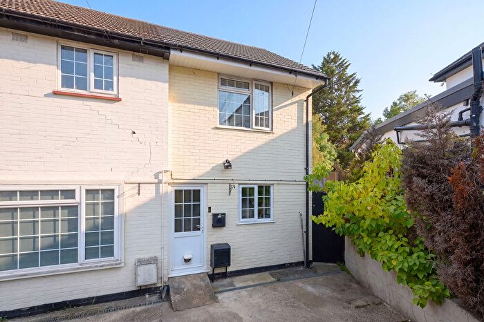 2 Bedroom End Of Terrace House For Sale In Wellside Close, High Barnet, Barnet, EN5