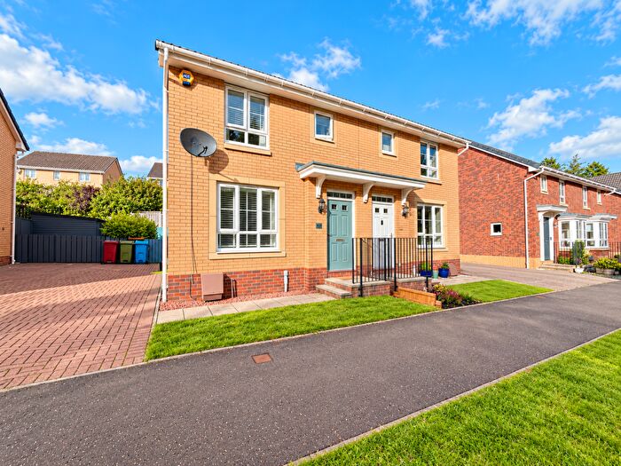 3 Bedroom Semi-Detached House For Sale In Hoggan Path, Longcroft, Bonnybridge, FK4