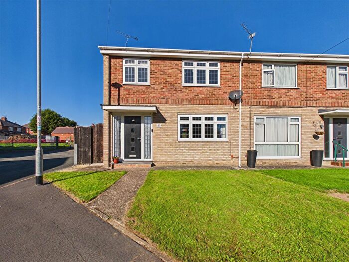 3 Bedroom End Of Terrace House For Sale In Collynson Close, Willerby, Hull, HU10