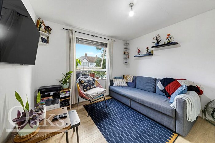 1 Bedroom Apartment For Sale In Howard Road, South Norwood, SE25