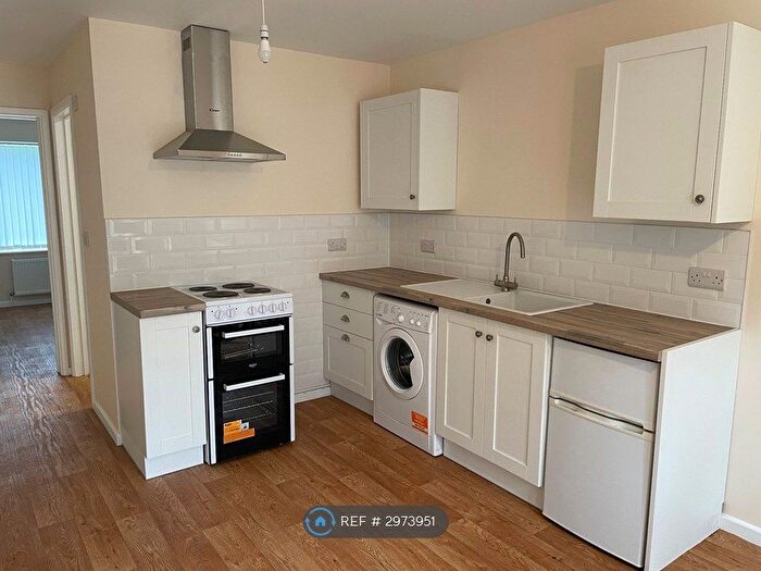 Studio To Rent In Holm Close, Ringwood, BH24