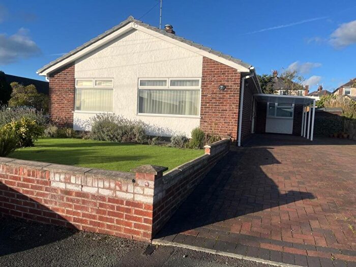 3 Bedroom Detached Bungalow For Sale In Parkers Close, Wrexham, LL11
