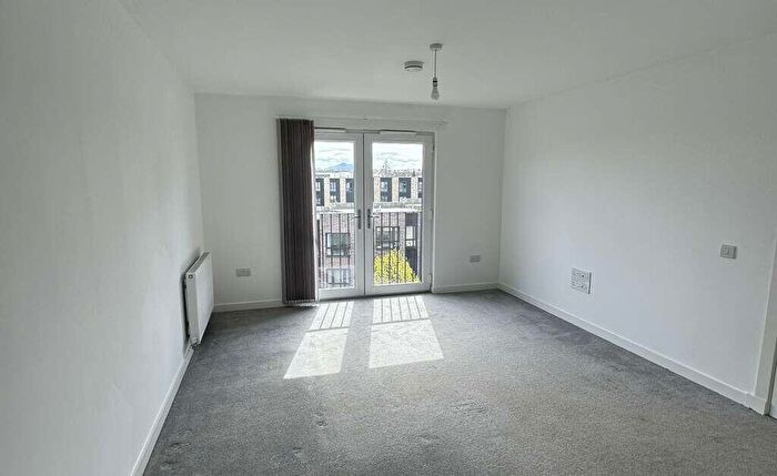 2 Bedroom Apartment To Rent In Flat, Saltire Square, Edinburgh, EH5