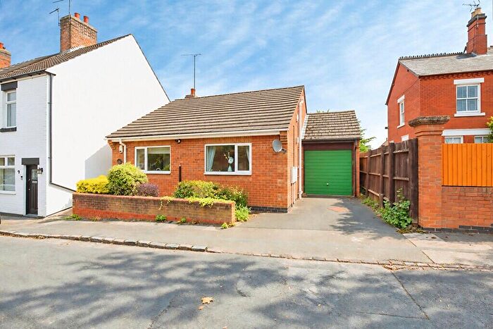 2 Bedroom Detached Bungalow For Sale In Nuneaton Road, Hartshill, CV10