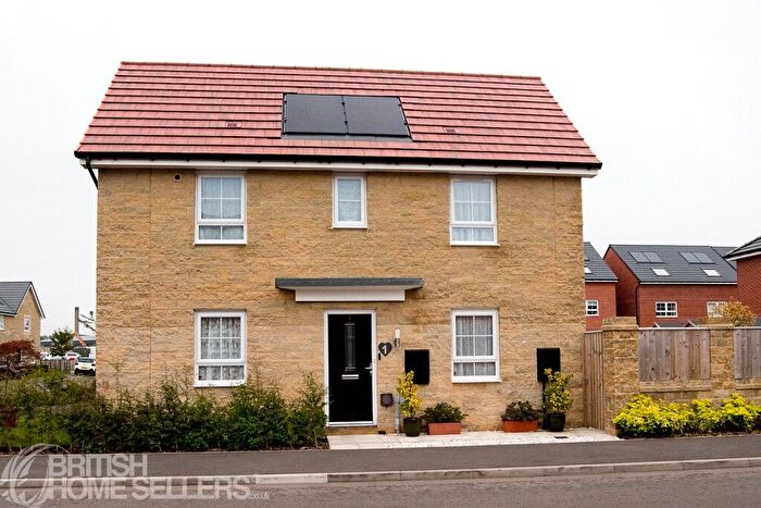 3 Bedroom Semi-Detached House For Sale In Lion Gardens, Leyland, Lancashire, PR26