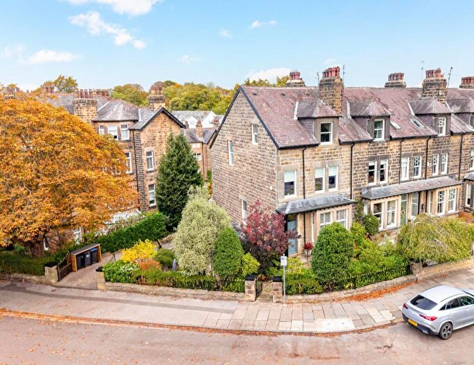 5 Bedroom Town House For Sale In Cornwall Road, Harrogate, HG1