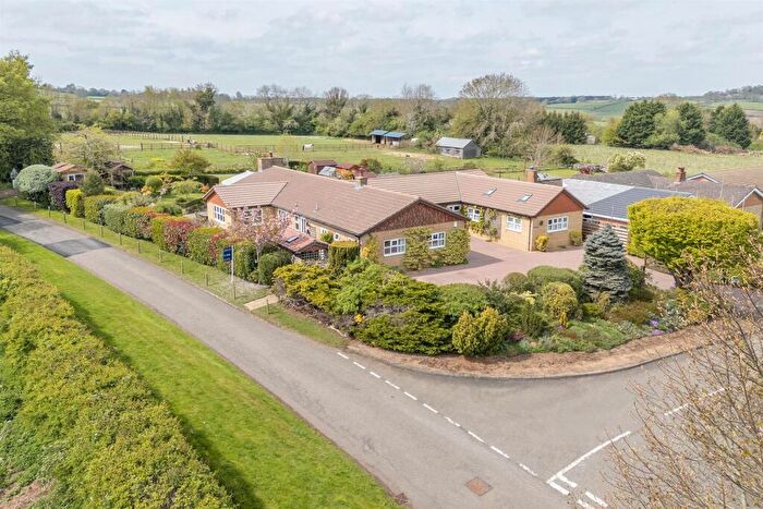 5 Bedroom Detached House For Sale In Bunkers Hill, Badby, Daventry, NN11