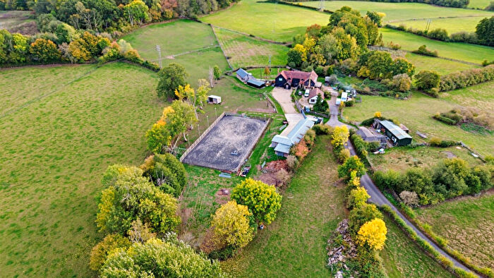 3 Bedroom Equestrian Facility For Sale In Union Lane, Thatcham, RG19