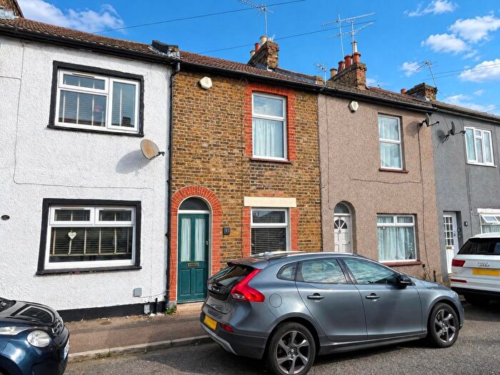 2 Bedroom Terraced House For Sale In Range Road, Gravesend, DA12