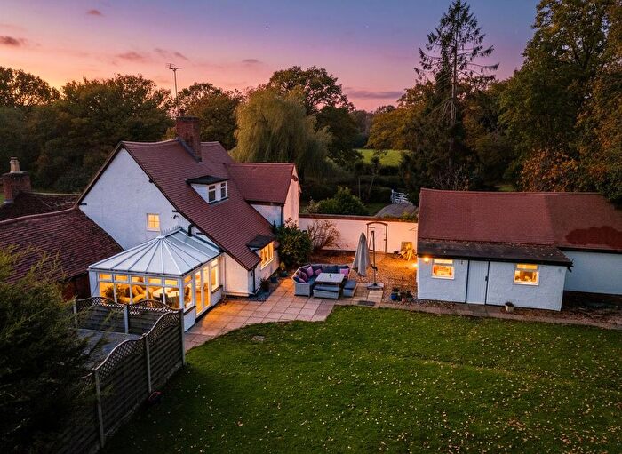3 Bedroom Semi-Detached House For Sale In Umberslade, Hockley Heath, Solihull, B94