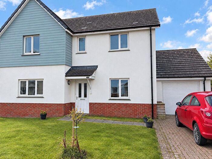 3 Bedroom Detached House To Rent In Tarka Way, Braunton, Devon, EX33