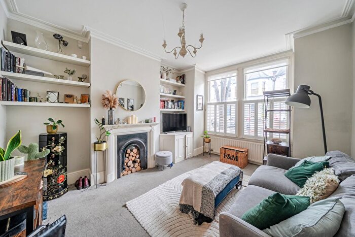 1 Bedroom Property To Rent In Aslett Street, Earlsfield, London, SW18