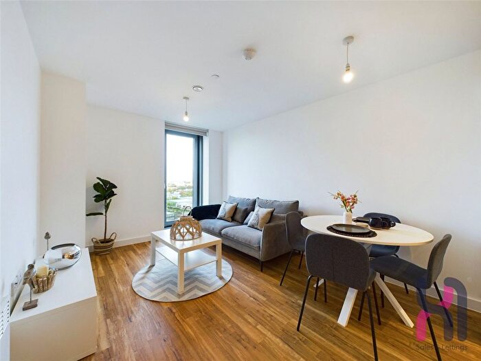 2 Bedroom Flat To Rent In Michigan Point Tower D, Michigan Avenue, M50