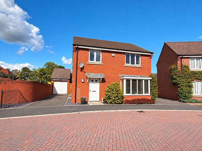 4 Bedroom Detached House For Sale In Butterworth Close, Wythall, B47
