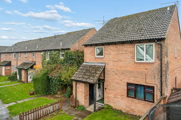 1 Bedroom Flat For Sale In George Close, Marlow, SL7