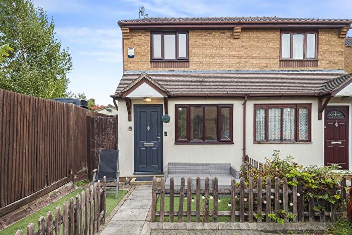 1 Bedroom Semi-Detached House For Sale In Salisbury Road, Bromley, BR2