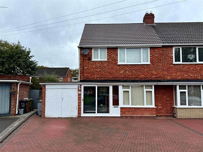 3 Bedroom Semi-Detached House For Sale In Marcliff Crescent, Shirley, Solihull, B90