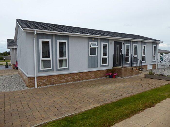 2 Bedroom Mobile/park Home For Sale In Meadowlands Court, Bude, EX23