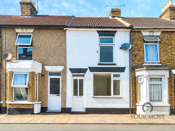 3 Bedroom Terraced House For Sale In Chalkwell Road, Sittingbourne, Kent, ME10