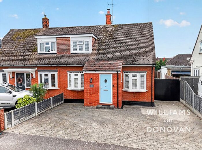 2 Bedroom Semi-Detached House For Sale In Boyce View Drive, South Benfleet, SS7
