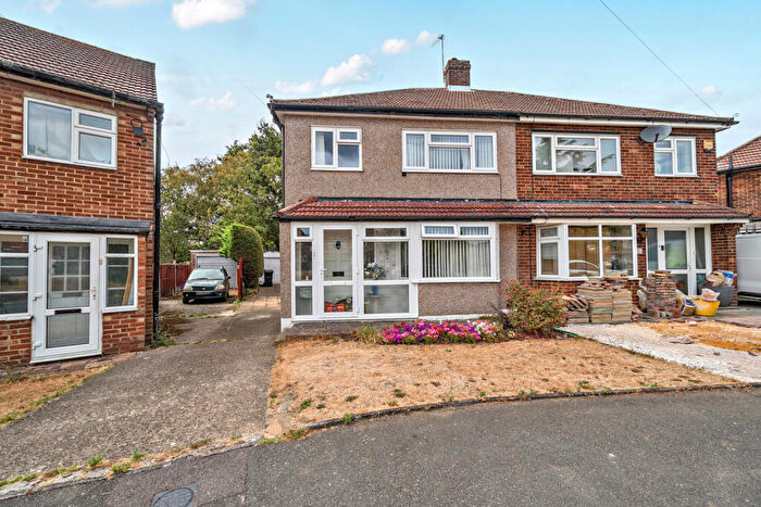 3 Bedroom Semi-Detached House For Sale In The Croft, Swanley, Kent, BR8