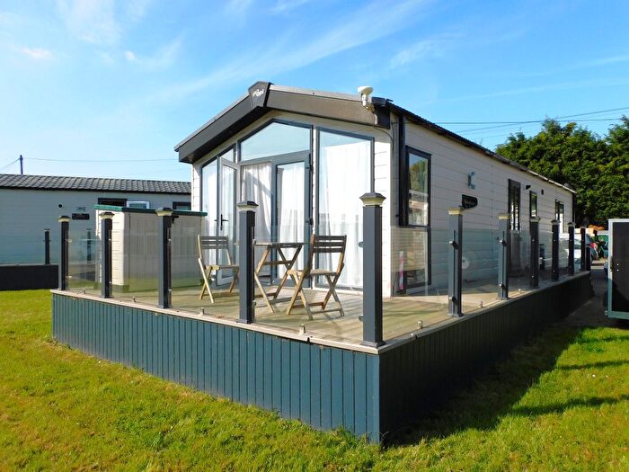 2 Bedroom Mobile/park Home For Sale In Sutton Road, Sutton St. James, Spalding, PE12