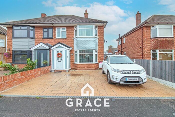 3 Bedroom Semi-Detached House For Sale In Glencoe Road, Ipswich, IP4