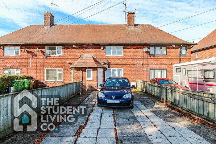 4 Bedroom Semi-Detached House To Rent In Western Boulevard, Wollaton, NG8
