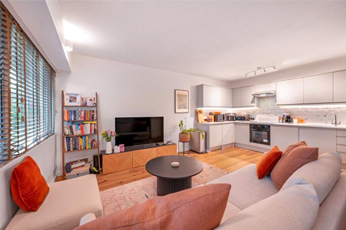 1 Bedroom Apartment For Sale In Park Road, St John's Wood, London, NW8