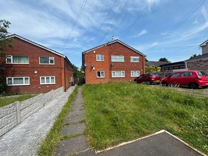 2 Bedroom Maisonette To Rent In Lock Drive, Stetchford, Birmingham, B33
